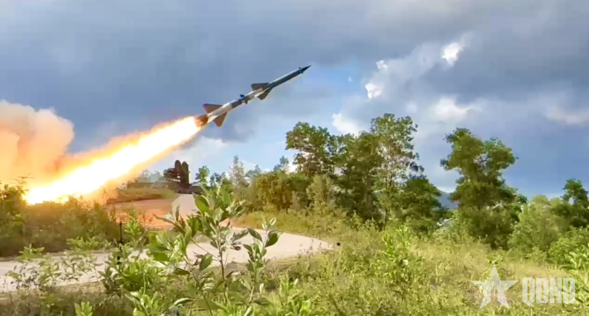 Toàn quân tạo chuyển biến vững chắc trong công tác huấn luyện, diễn tập